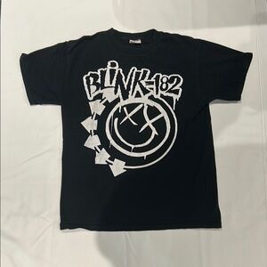 Blink-182 Six Arrow Smiling T-shirt